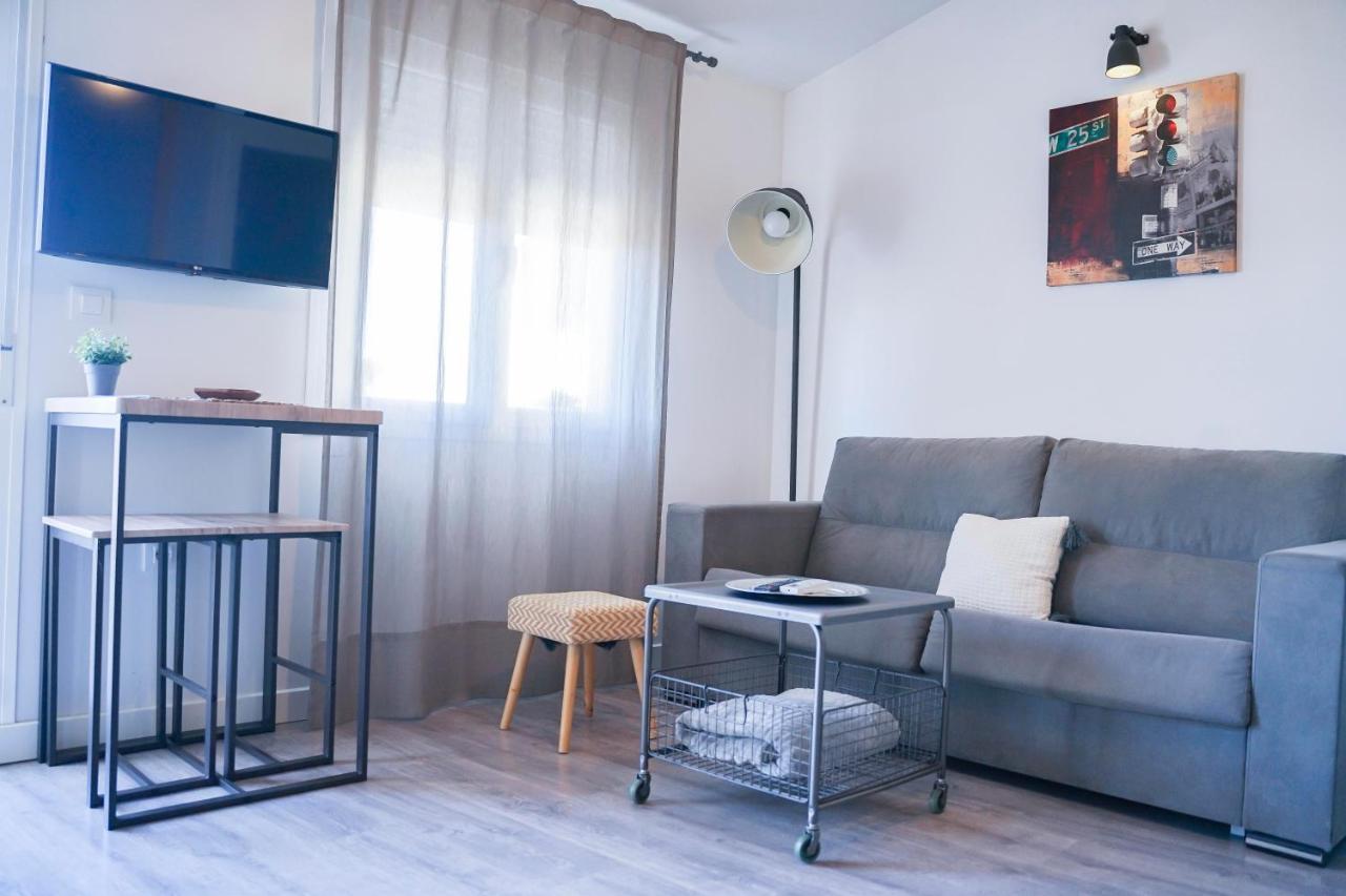 Apartamentos Suites Cariatide Plasencia Buitenkant foto