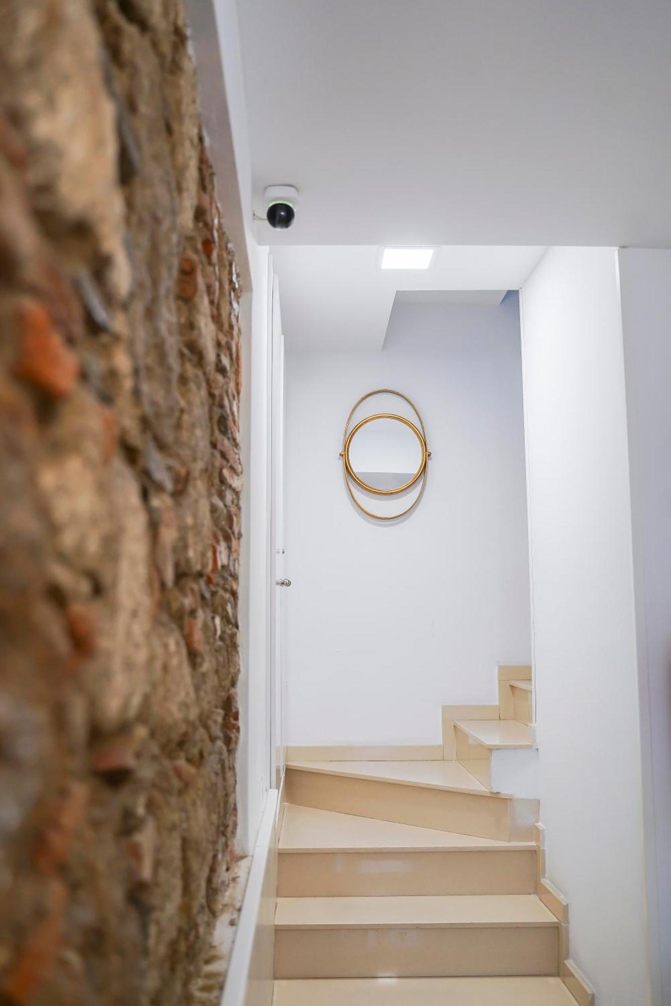 Apartamentos Suites Cariatide Plasencia Buitenkant foto