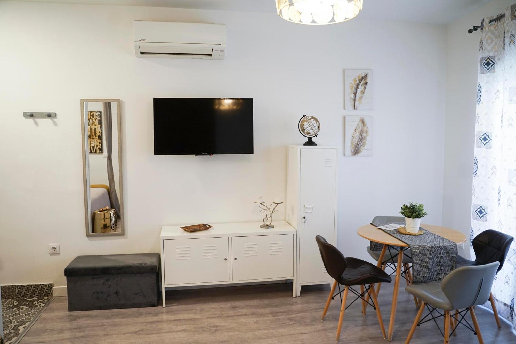 Apartamentos Suites Cariatide Plasencia Buitenkant foto
