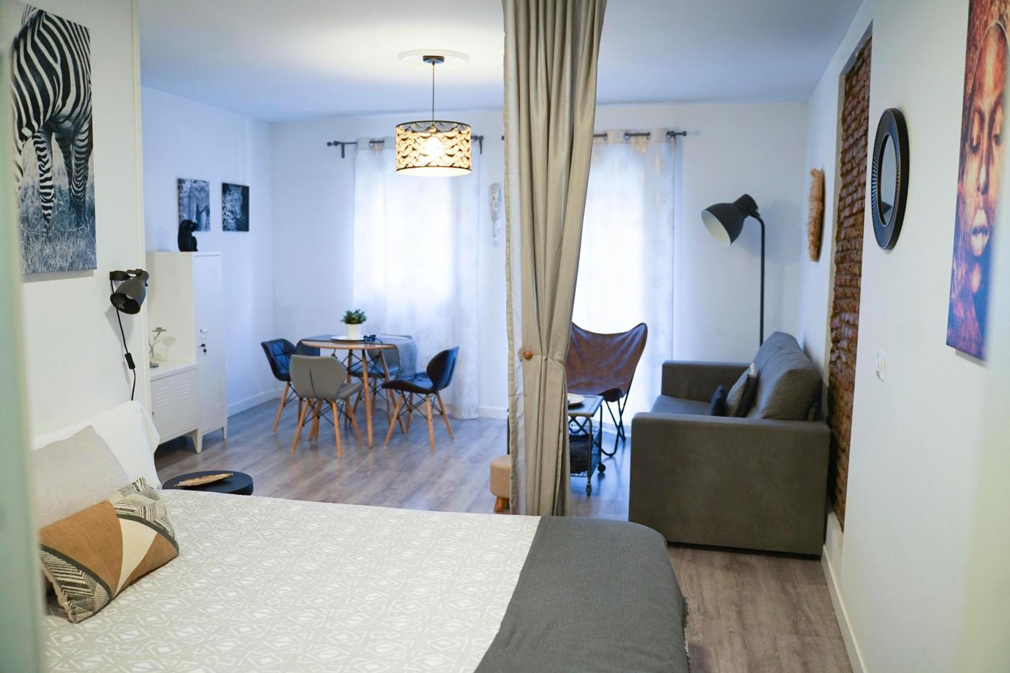 Apartamentos Suites Cariatide Plasencia Buitenkant foto
