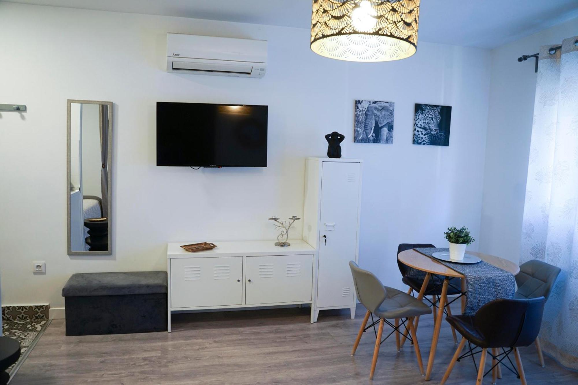 Apartamentos Suites Cariatide Plasencia Buitenkant foto