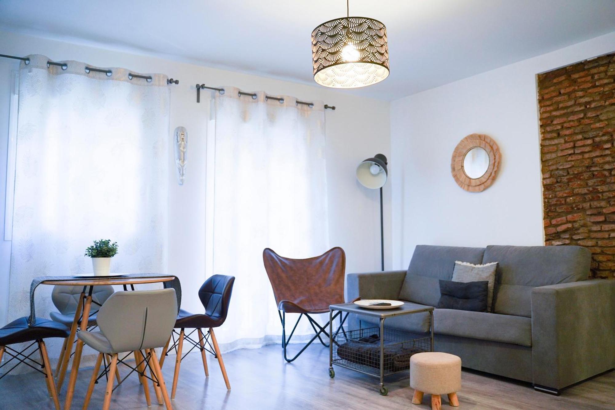 Apartamentos Suites Cariatide Plasencia Buitenkant foto