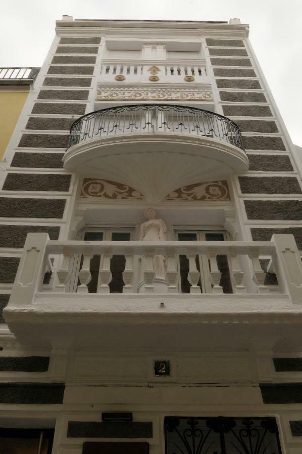 Apartamentos Suites Cariatide Plasencia Buitenkant foto